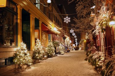 Christmas Lights Hanging in Kansas City, KS