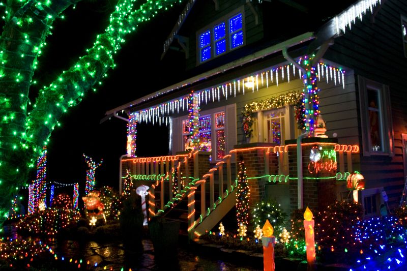 Christmas Lights Hanging in Alpharetta, GA